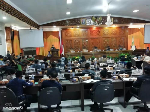  Bupati Mursini Sampaikan LKPj Ke DPRD Kuantan Singingi 